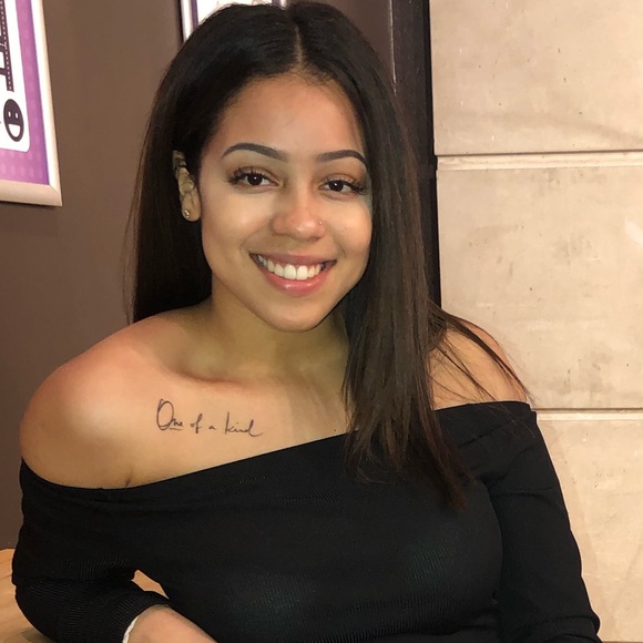 Meet your Posher, Kayla - Picture 1 of 1